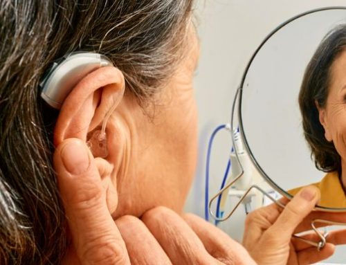 Acouphènes, la sophrologie pour accepter sa prothèse auditive